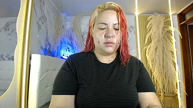 Bruja  Scarlata online show from 12.15.25