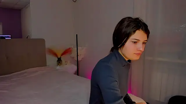 Laura Leee online show from 01.29.25