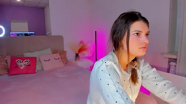 Laura Leee online show from 02.10.25