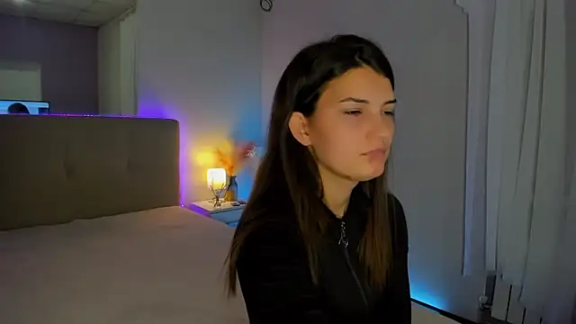 Laura Leee online show from 10.11.25