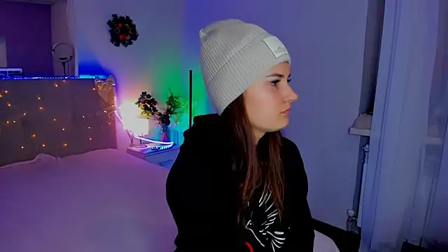 Laura Leee online show from 01.08.26