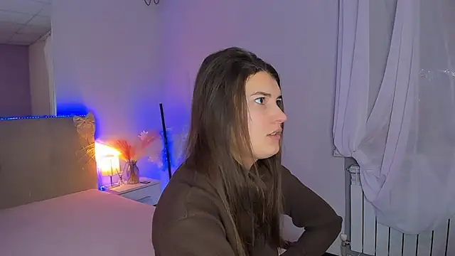 Snapshot of Laura_Leee chatting on 02.06.26 Laura Leee online show from 02.06.26