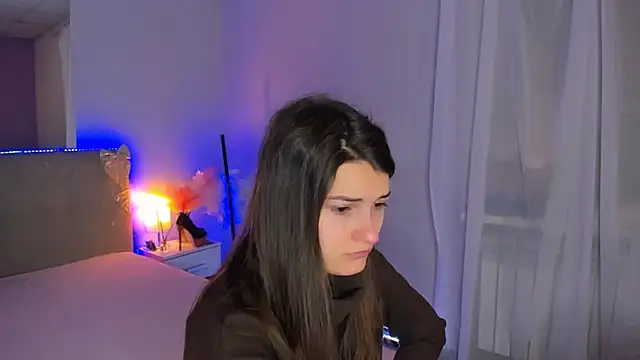 Snapshot of Laura_Leee chatting on 02.10.26 Laura Leee online show from 02.10.26