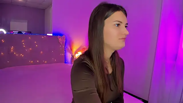 Laura Leee online show from 04.03.26