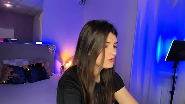 Snapshot of Laura_Leee chatting on 06.10.26 Laura Leee online show from 06.10.26