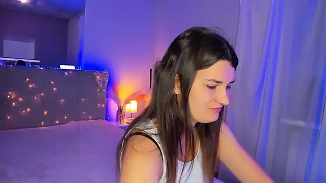 Snapshot of Laura_Leee chatting on 06.22.26 Laura Leee online show from 06.22.26
