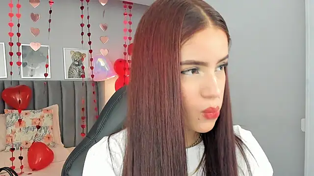 Snapshot of Madie__collins chatting on 02.11.25 Madie collins online show from 02.11.25