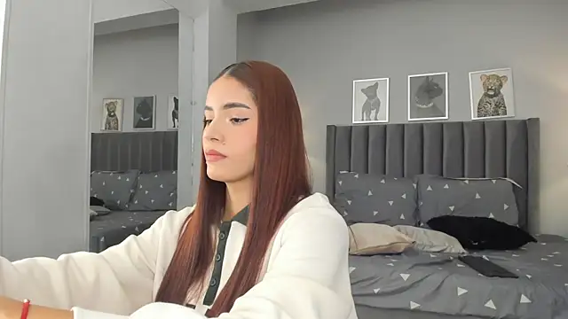 Snapshot of Madie__collins chatting on 10.17.25 Madie collins online show from 10.17.25