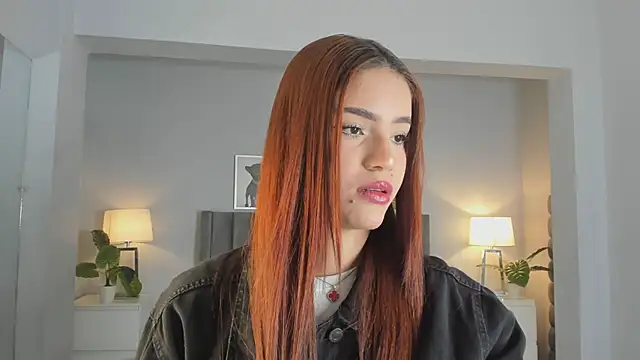 Snapshot of Madie__collins chatting on 11.04.25 Madie collins online show from 11.04.25