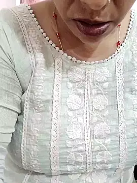 Snapshot of Urmila_bhabhii chatting on 04.11.26 Urmila bhabhii online show from 04.11.26