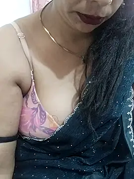 Snapshot of Urmila_bhabhii chatting on 04.25.26 Urmila bhabhii online show from 04.25.26