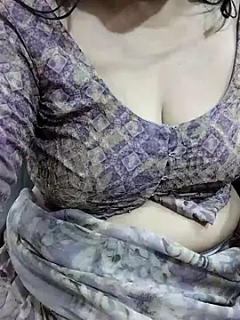 Snapshot of Urmila_bhabhii chatting on 05.18.26 Urmila bhabhii online show from 05.18.26