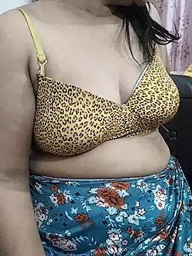 Snapshot of Urmila_bhabhii chatting on 05.25.26 Urmila bhabhii online show from 05.25.26