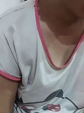 Snapshot of Urmila_bhabhii chatting on 05.27.26 Urmila bhabhii online show from 05.27.26