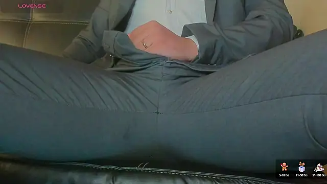 Snapshot of MrLonely02 chatting on 12.24.24 MrLonely02 online show from 12.24.24