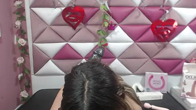 Snapshot of NahomiConnor_ chatting on 02.24.25 NahomiConnor online show from 02.24.25