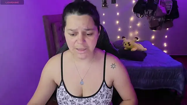 Snapshot of Sabrina_Hall_ chatting on 12.29.24 Sabrina Hall online show from 12.29.24