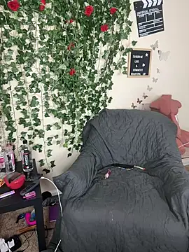 butterflybootyy online show from 02.26.25