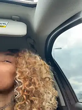 butterflybootyy online show from 03.04.25