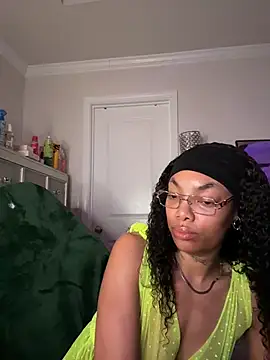Snapshot of butterflybootyy chatting on 04.23.26 butterflybootyy online show from 04.23.26