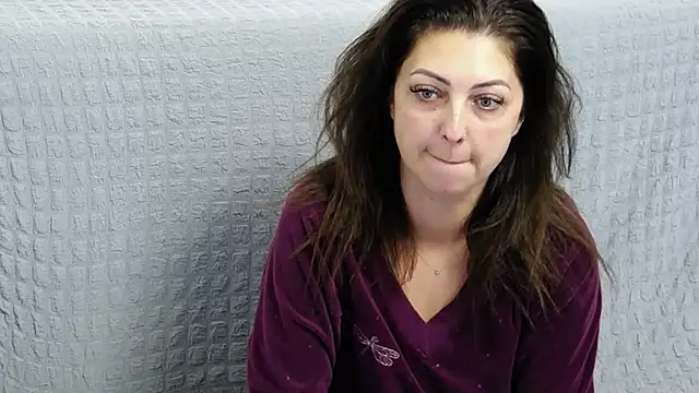 Snapshot of DivinSandra chatting on 12.04.24 DivinSandra online show from 12.04.24