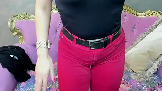 Snapshot of DivinSandra chatting on 02.24.25 DivinSandra online show from 02.24.25