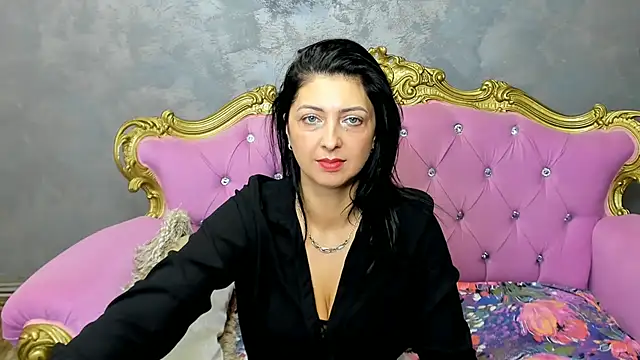 Snapshot of DivinSandra chatting on 02.28.25 DivinSandra online show from 02.28.25