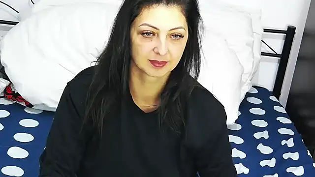 Snapshot of DivinSandra chatting on 03.07.25 DivinSandra online show from 03.07.25