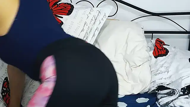 Snapshot of DivinSandra chatting on 03.19.25 DivinSandra online show from 03.19.25