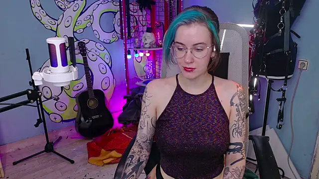 Snapshot of Cumpotik_Eve chatting on 06.14.26 Cumpotik Eve online show from 06.14.26