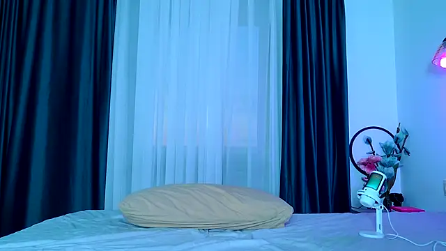 Brenda M00n online show from 10.03.25