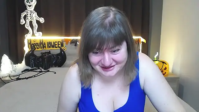 ZannaDreil online show from 10.18.25