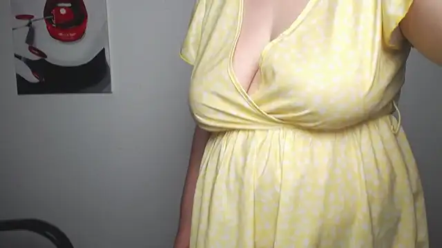 Snapshot of ZannaDreil chatting on 05.27.26 ZannaDreil online show from 05.27.26