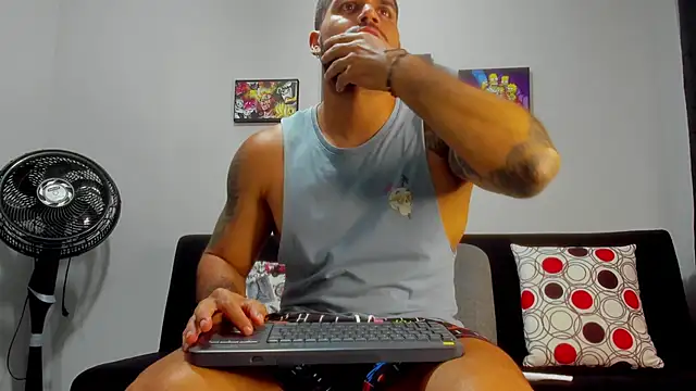 Snapshot of SamirHazard97 chatting on 02.20.25 SamirHazard97 online show from 02.20.25