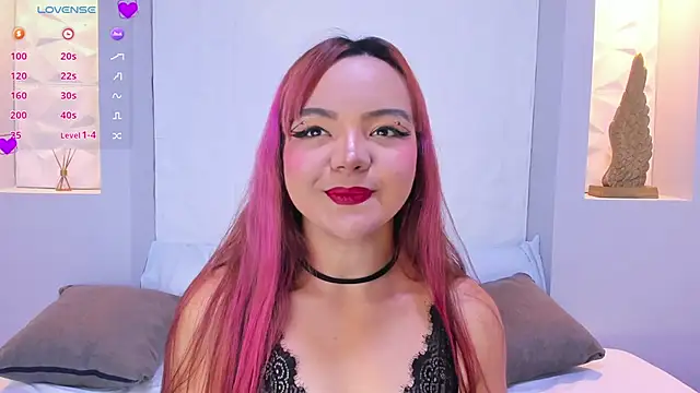 Snapshot of EmilyRouss_ chatting on 02.25.25 EmilyRouss online show from 02.25.25