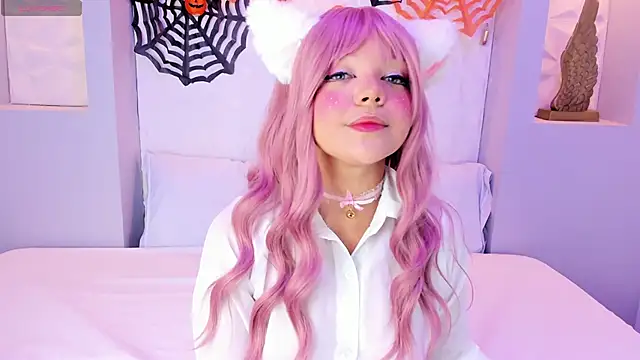 Snapshot of EmilyRouss_ chatting on 10.17.25 EmilyRouss online show from 10.17.25