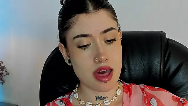 melody suarez online show from 12.29.24