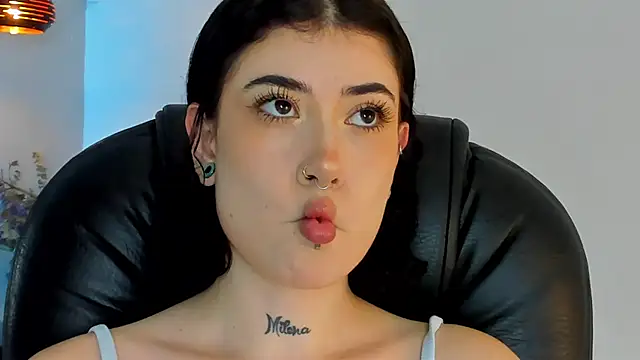 melody suarez online show from 01.05.25