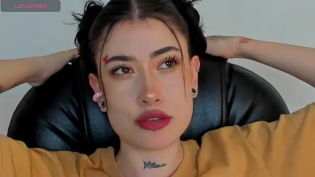 melody suarez online show from 01.14.25