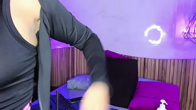 MelaniieRoux online show from 01.11.25