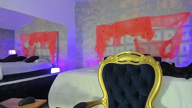 MelaniieRoux online show from 10.12.25