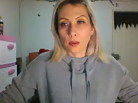 alixia81 online show from 01.20.25