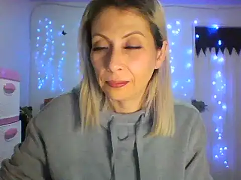 alixia81 online show from 03.10.25