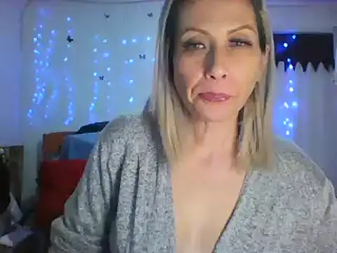 alixia81 online show from 03.22.25