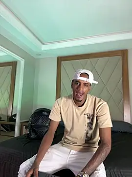 AaronCruz  online show from 03.11.26