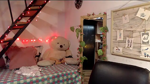 Snapshot of luna_sky83 chatting on 03.07.25 luna sky83 online show from 03.07.25