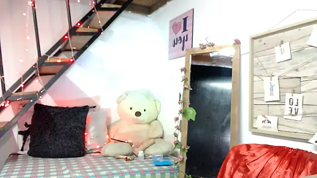 Snapshot of luna_sky83 chatting on 10.08.25 luna sky83 online show from 10.08.25