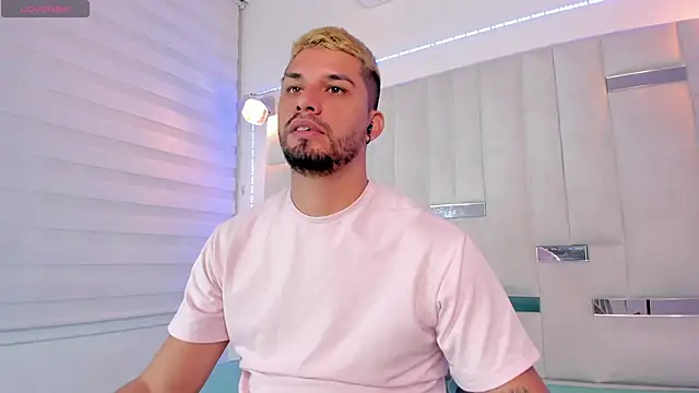 Snapshot of Jacoob19_ chatting on 12.18.24 Jacoob19 online show from 12.18.24