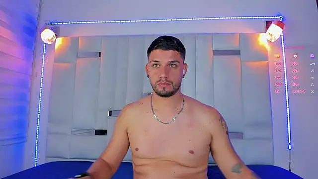 Snapshot of Jacoob19_ chatting on 02.04.25 Jacoob19 online show from 02.04.25