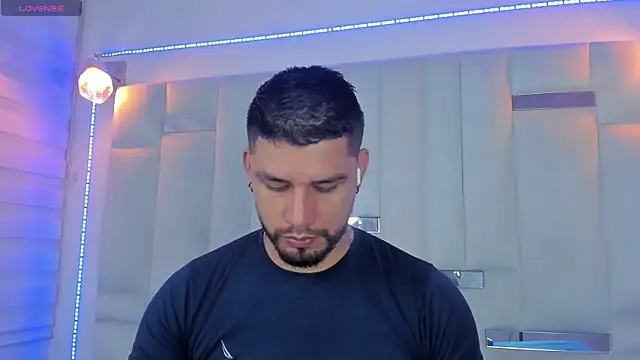 Snapshot of Jacoob19_ chatting on 02.22.25 Jacoob19 online show from 02.22.25